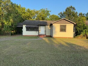 Building Photo - 4730 Galveston St