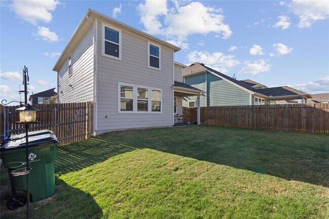 Building Photo - 3007 Salvidar Bend