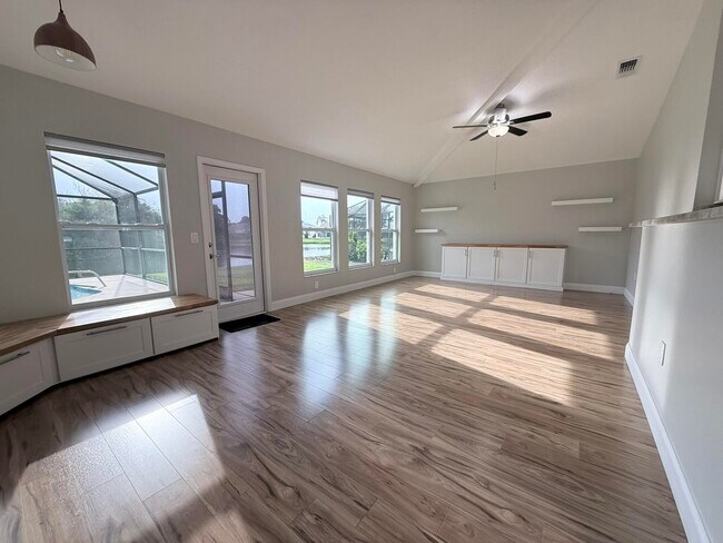 Building Photo - 3786 Sierra Dr