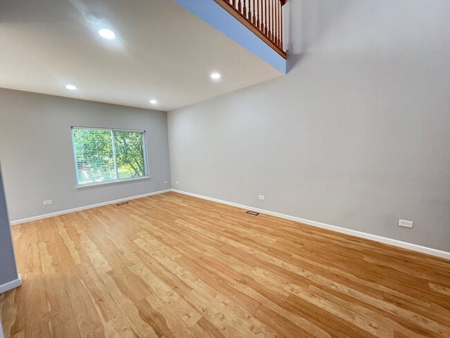 Building Photo - 17542 Gilbert Dr