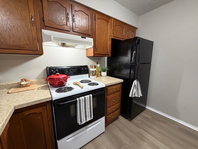 Building Photo - 246-248 Grand Blvd.