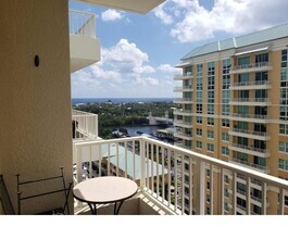 Building Photo - 700 Boynton Beach Blvd
