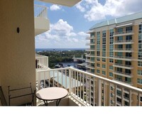 Building Photo - 700 Boynton Beach Blvd