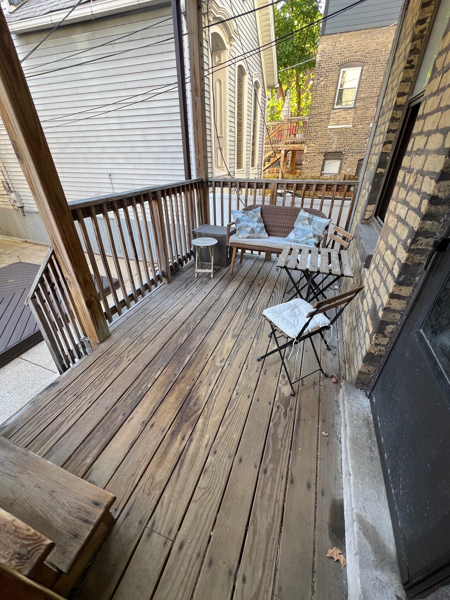 private porch - 1031 W Wolfram St
