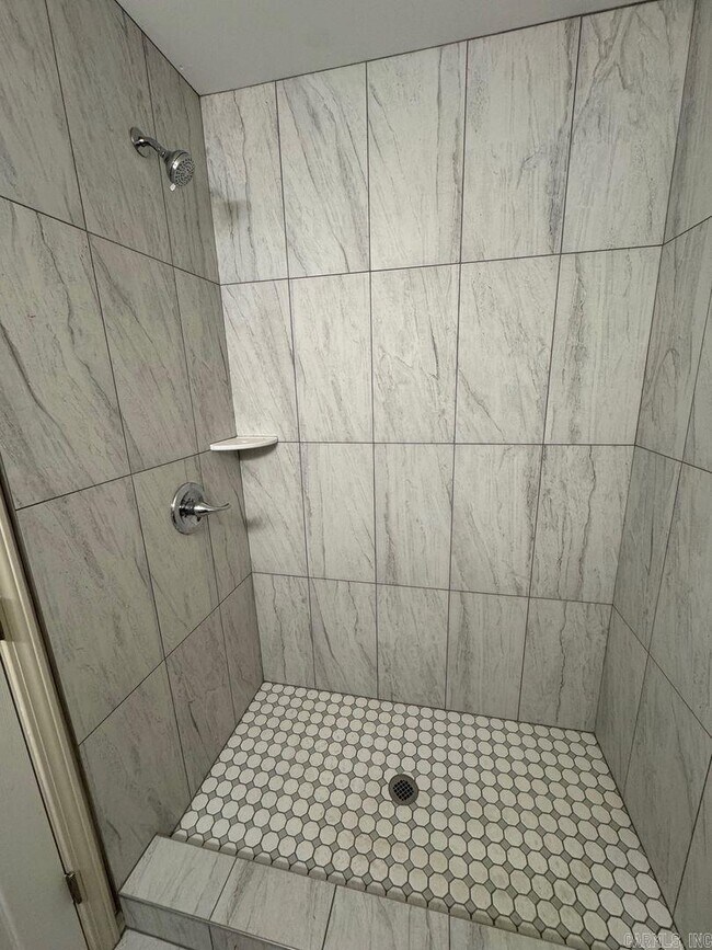 Building Photo - 1224 School St