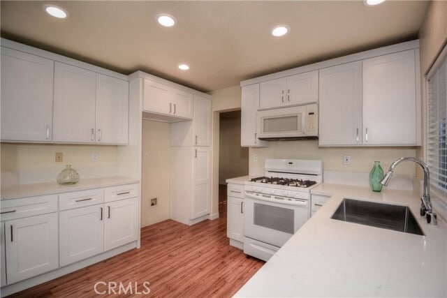 Building Photo - 554 Pointe Vista Ct