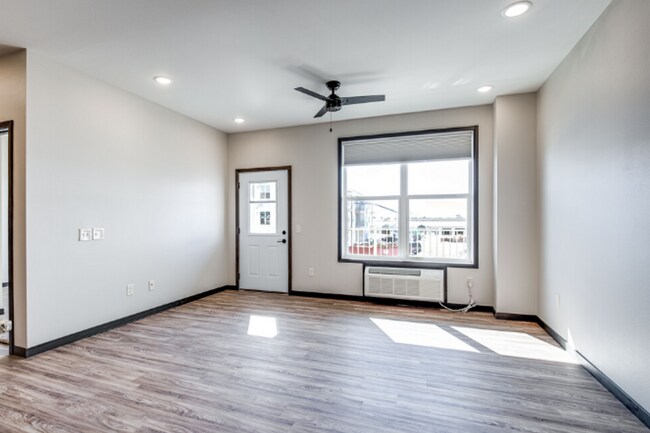 Building Photo - 1 Bedroom 1 Bathroom Apartment - Built in 2023 - New Richmond, WI