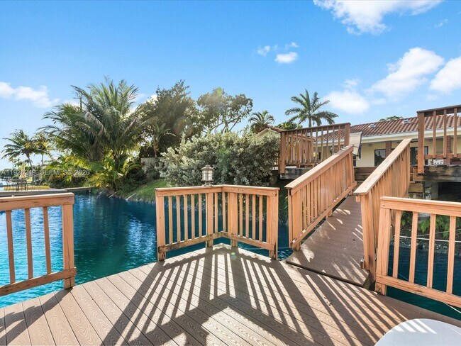 Building Photo - 21151 NE 22nd Ct