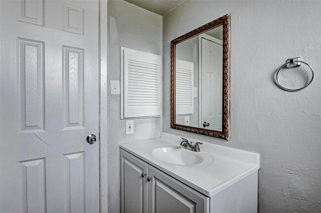 Building Photo - 4969 E Ridge Creek Dr