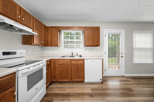 Building Photo - Hamlet Square Townhomes Unit 2344A