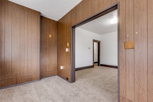 Building Photo - 466 Hays Ave