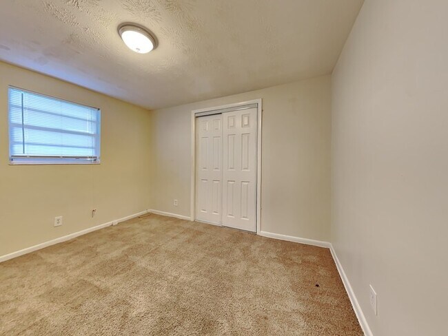 Building Photo - WESTSIDE HOME