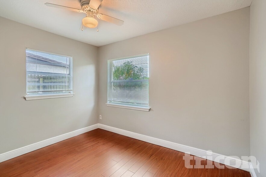 Building Photo - 322 Notre Dame Dr