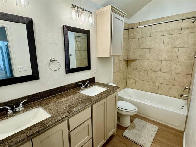 Building Photo - 1301 SW New York Ave