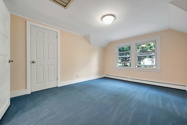 Building Photo - 288 S Van Dien Ave