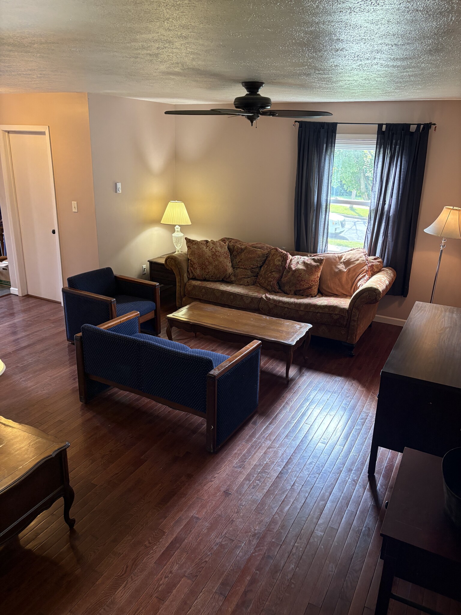 Living Room - 1528 Blue Course Dr