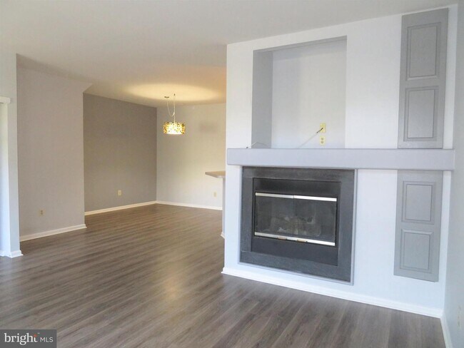 Building Photo - 113 Dresher Woods Dr