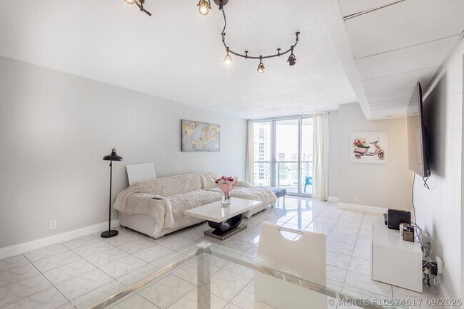 Building Photo - 3801 S Ocean Dr