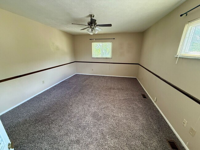 Building Photo - 70 Kesling Dr