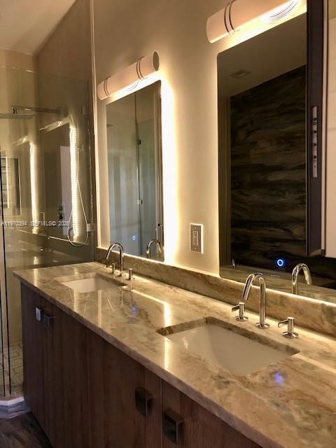 Building Photo - 621 NE 8th Ave