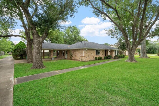 Building Photo - 14702 Westway Ln