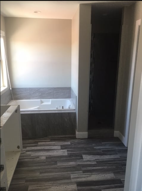 Building Photo - Blackhawk Townhome! End Unit!!