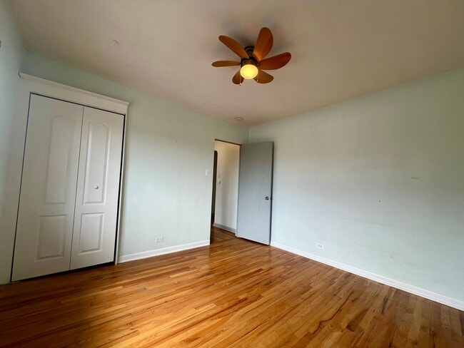 Building Photo - Charming Condo in Capitol Hill