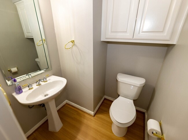 Building Photo - 2435 Thorndon Park Ct