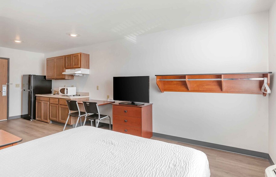 Building Photo - Furnished Studio-Omaha - Southwest