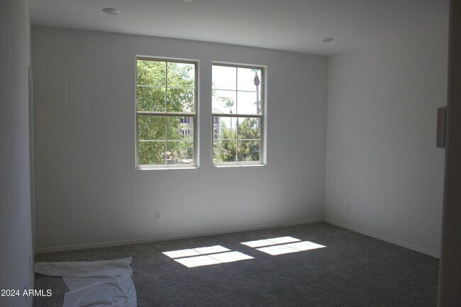 Building Photo - 2628 S Voyager Dr