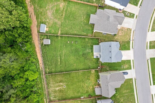 Building Photo - 1607 Ellie Piper Cir