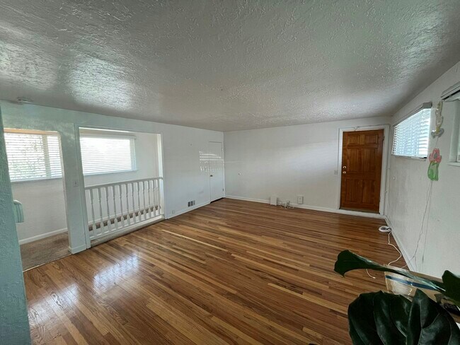 Building Photo - 1327 Yuma St