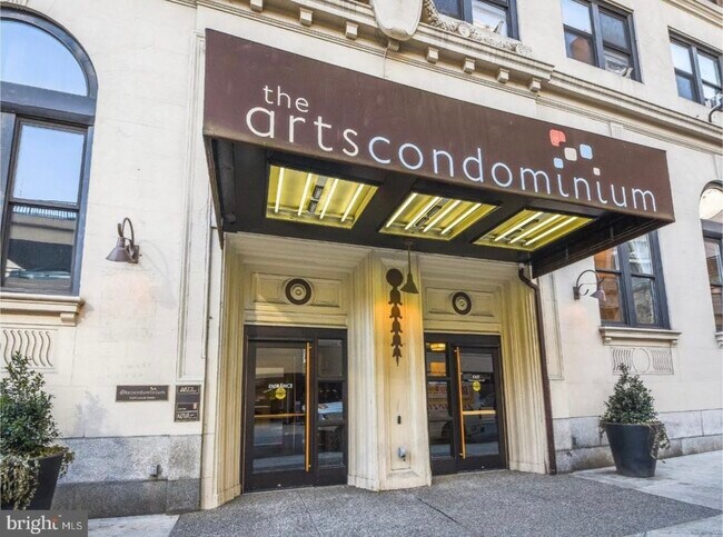 Building Photo - Arts Condominium [1324]