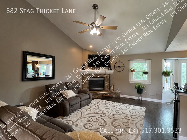 Building Photo - 882 Stag Thicket Ln