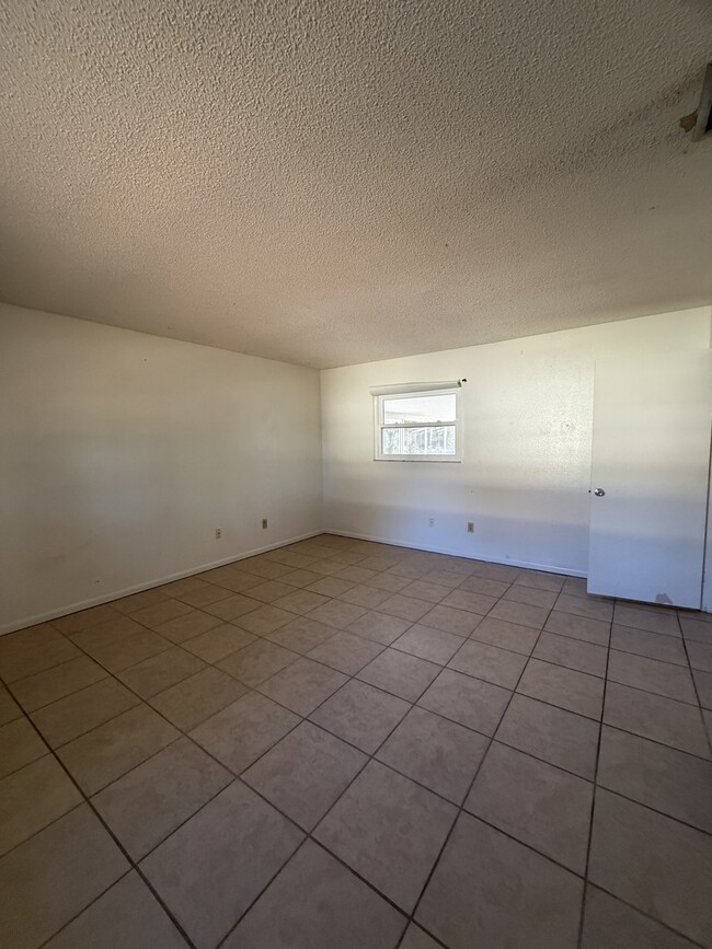 Building Photo - 608 Bahia Dr