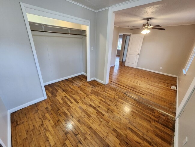 Building Photo - Spacious 3-Bedroom, 2-Bathroom Home AVAILA...