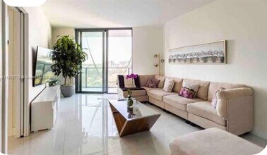 Building Photo - 501 NE 31st St