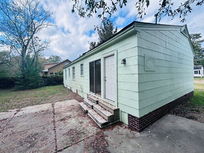 Building Photo - 239 Mason Blvd