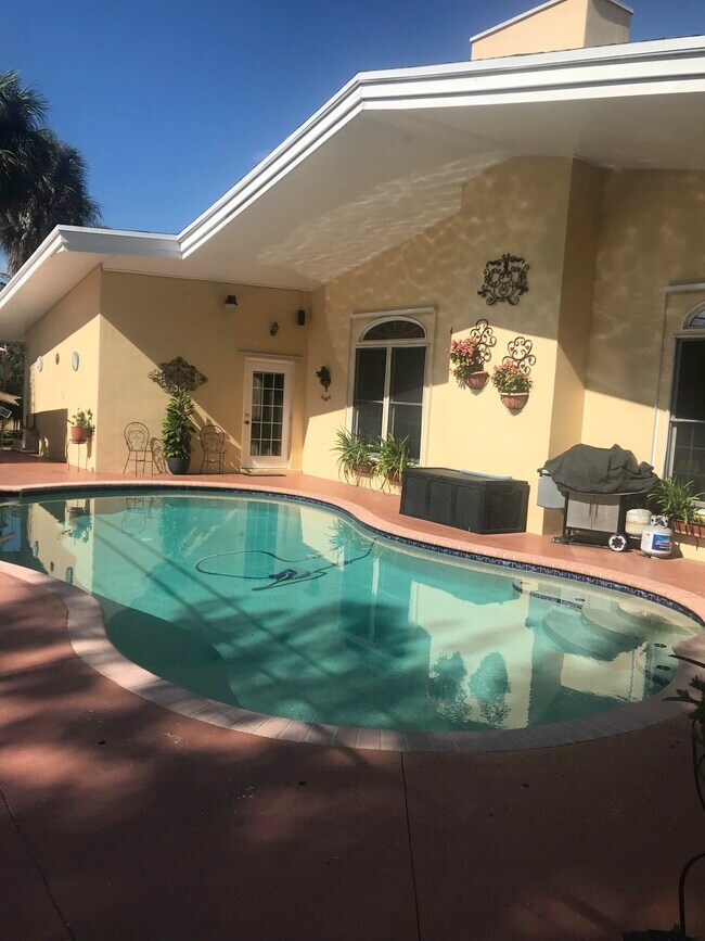 use of pool, entrance into master from pool door - 600 NW 7th Ave