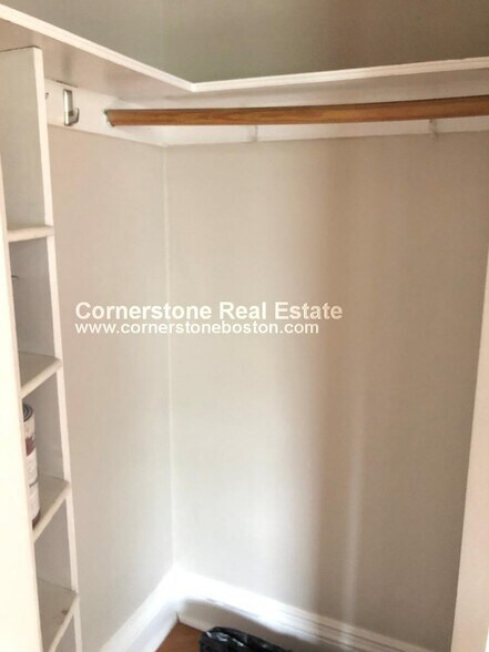 Building Photo - 52 Charlesgate E