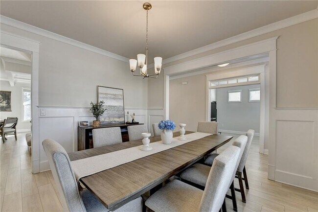 Building Photo - 1561 Branthaven Ln