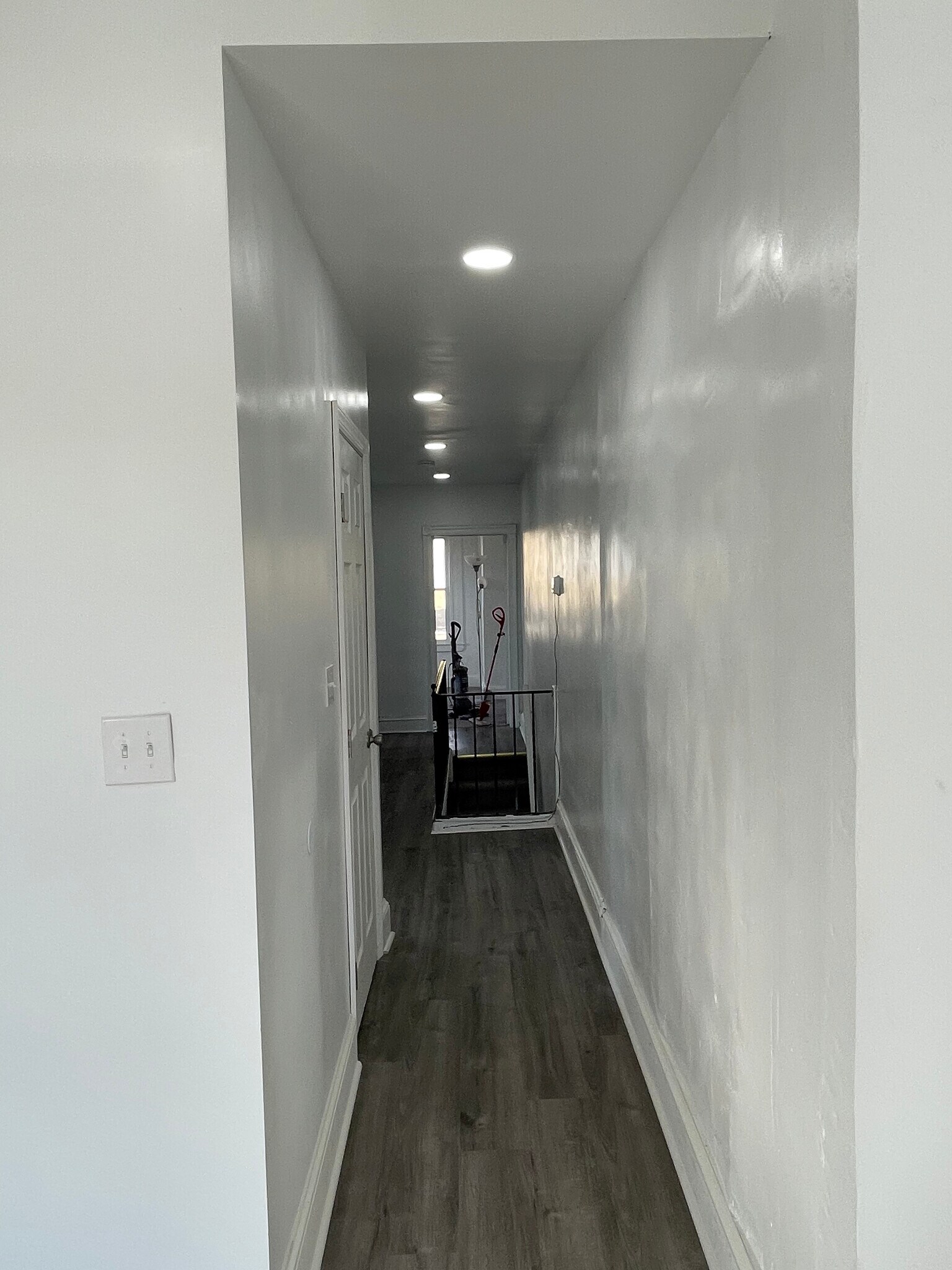 Hallway - 2001 E Monmouth St