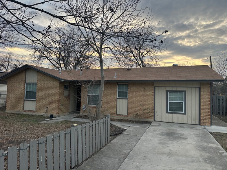 Building Photo - 9003 Perma Ln