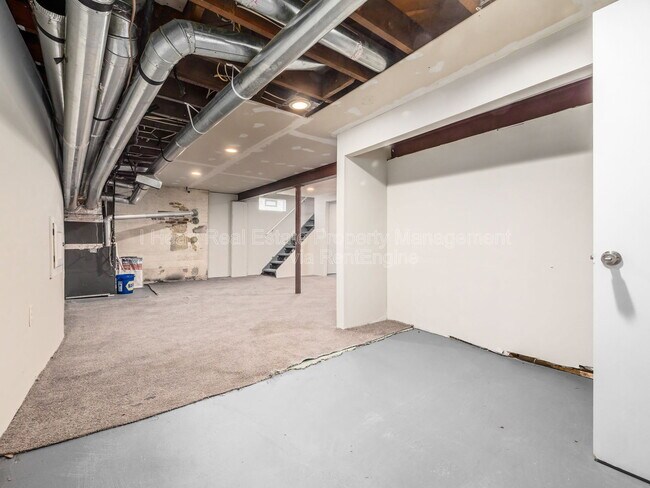 Building Photo - 1621 Sullivant Ave