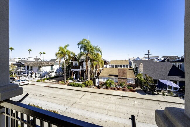 Building Photo - 119 Opal Ave