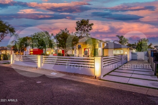 Building Photo - 3429 E Coolidge St