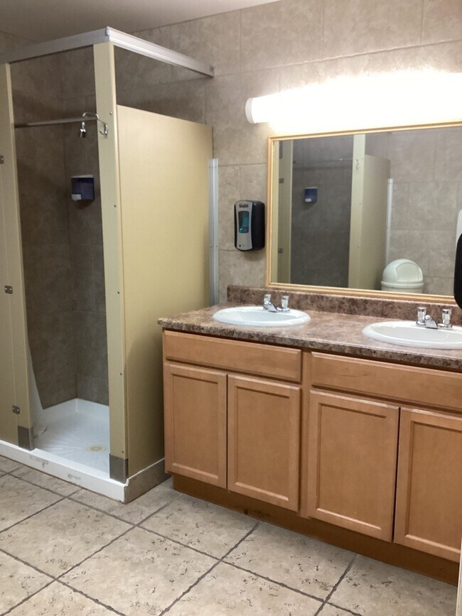 Building Photo - 5100 N Marine Dr