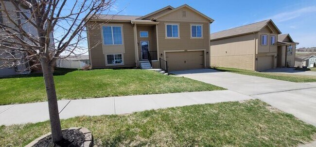 Primary Photo - Location, Charm and Comfort!