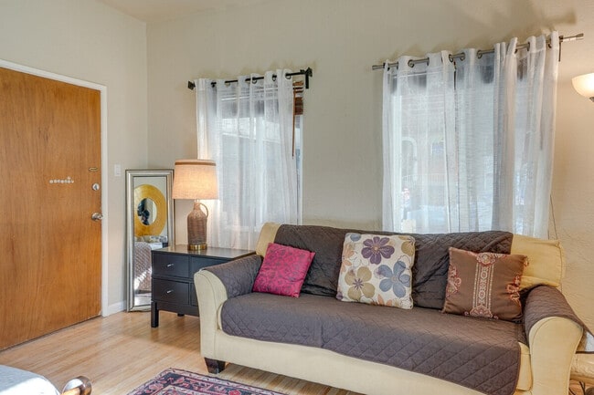 Building Photo - 3600 Grand Ave