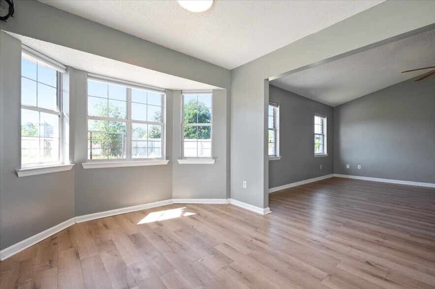 Building Photo - 756 Melissa Dr